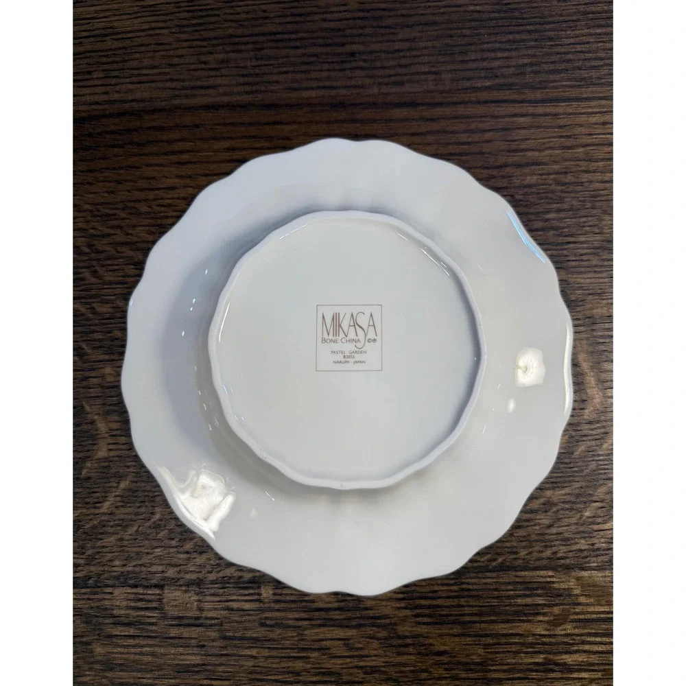Mikasa Bone China Plate Pastel Garden 82055 Floral Dish‎ with Scalloped Edge